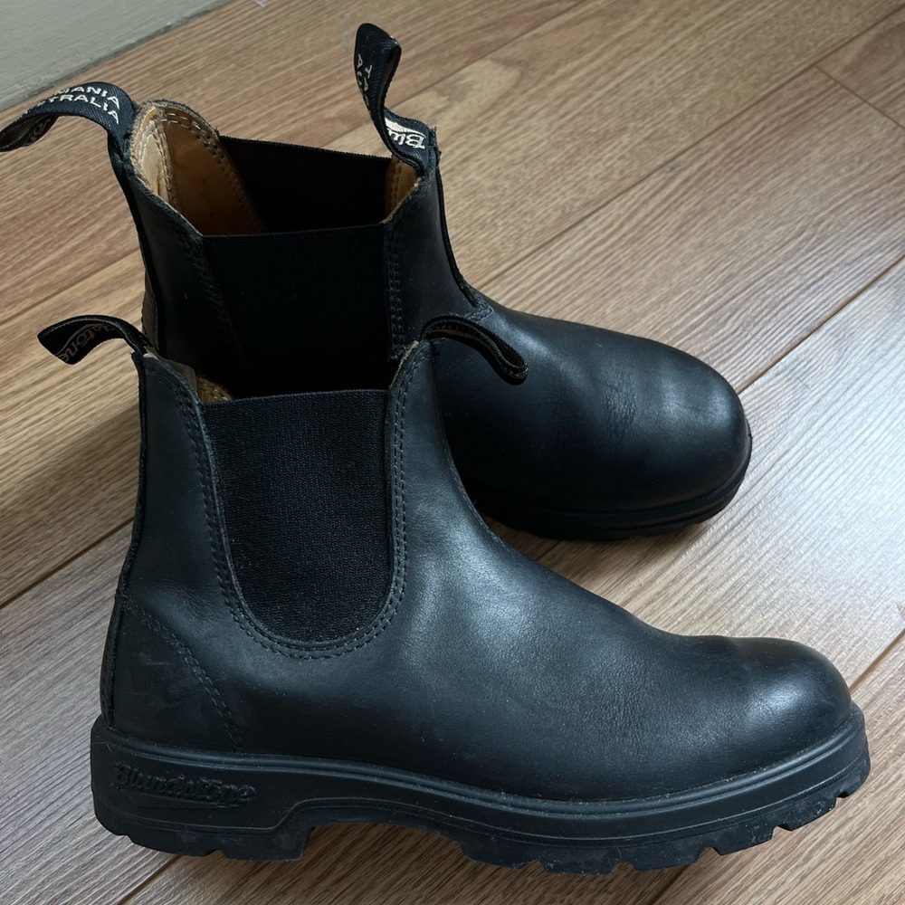 Black blundstones